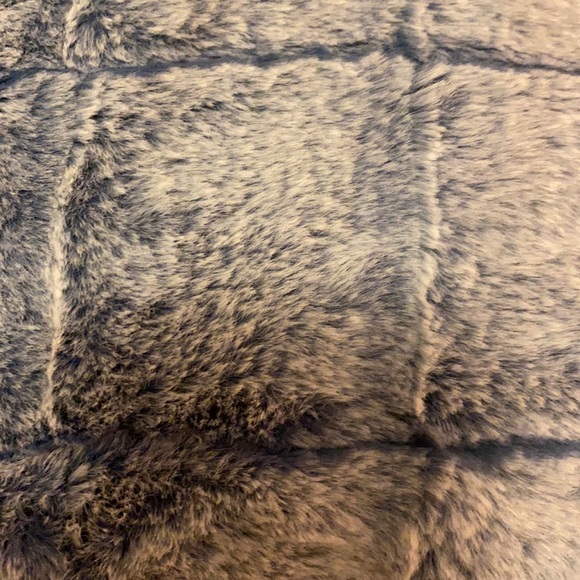 Koolaburra by UGG Izzel Body Size Decorative Pillow Throw - Picture 6 of 8